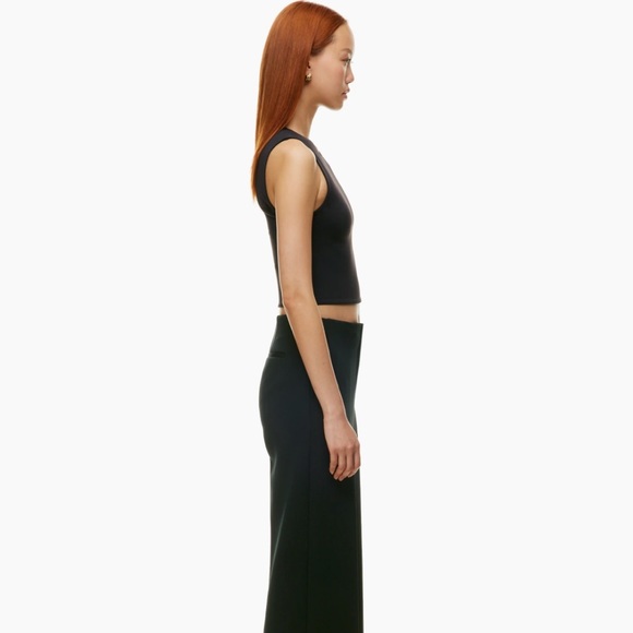 HOT PINK ARITZIA CONTOUR MUSCLE TANK - Picture 4 of 7